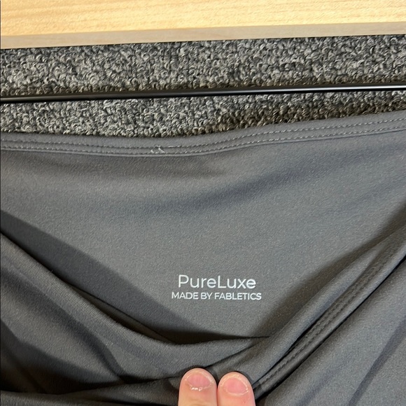 Fabletics Cross Waist Gray Athletic Flare Yoga Pants, Womens XL - Picture 3 of 9